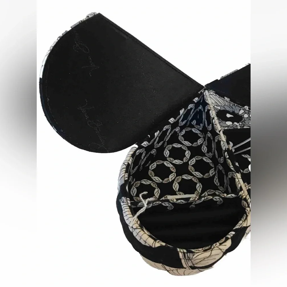VERA BRADLEY From My Heart Jewelry Case - CAMELLIA Black & White. Discontinued.